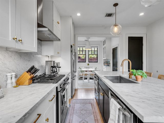 1216 Hawthorne, Houston, TX 77006