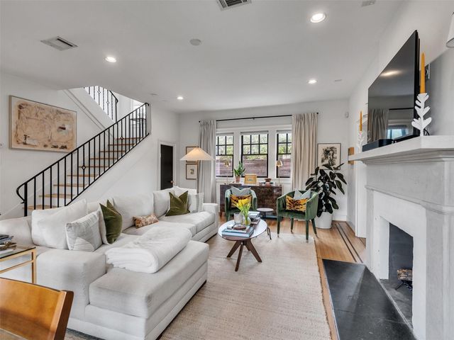 1216 Hawthorne, Houston, TX 77006