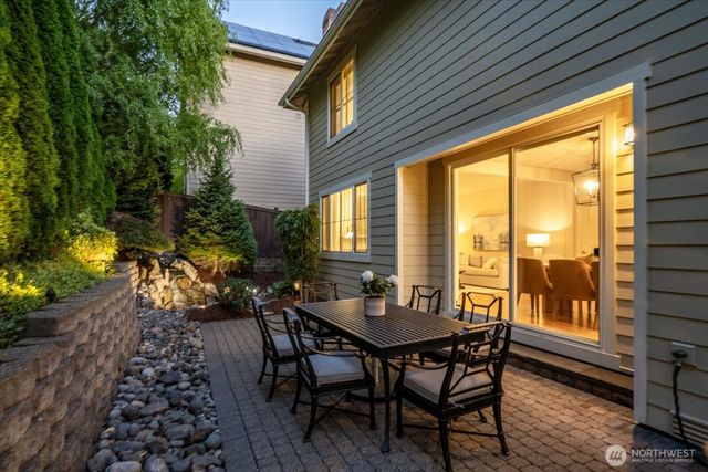 15542 NE 106th Way, Redmond, WA 98052