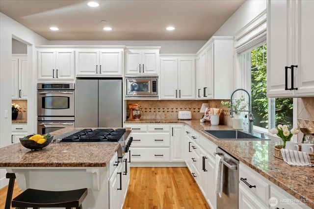 15542 NE 106th Way, Redmond, WA 98052