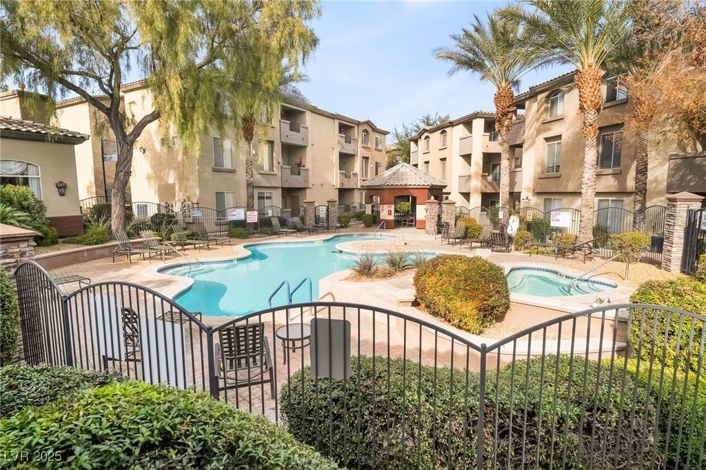 Image 24 of property listing at 4400 South Jones Boulevard 2034, Las Vegas, NV 89103