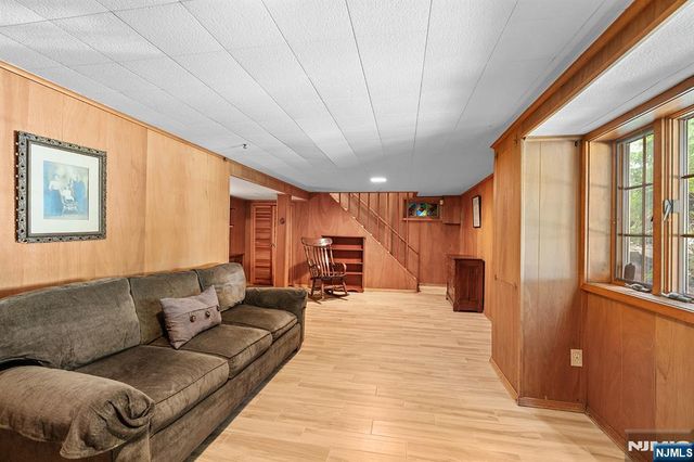 168 Rafkind Road, Bloomingdale, NJ 07403