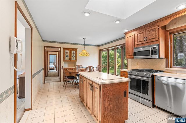 168 Rafkind Road, Bloomingdale, NJ 07403