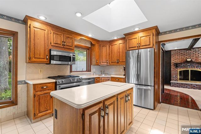 168 Rafkind Road, Bloomingdale, NJ 07403