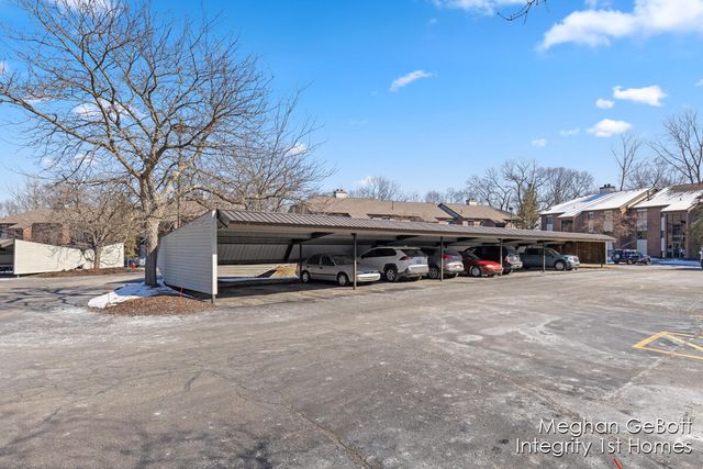 3280 Devonwood Hills Ne 6, Plainfield Twp, MI 49525