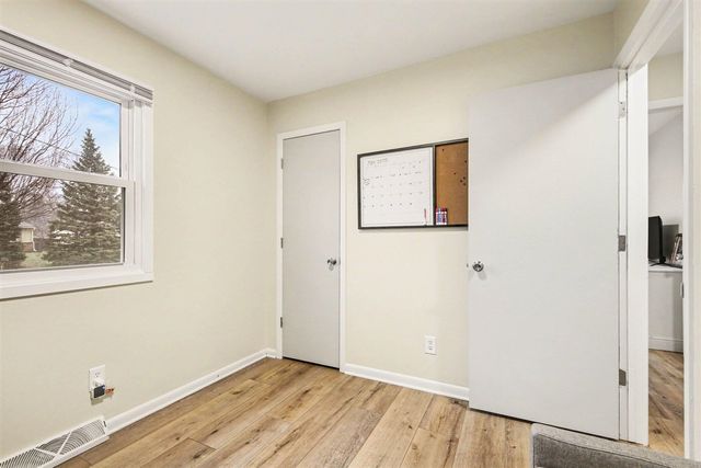 5887 Glenbrook Avenue, Kentwood, MI 49508