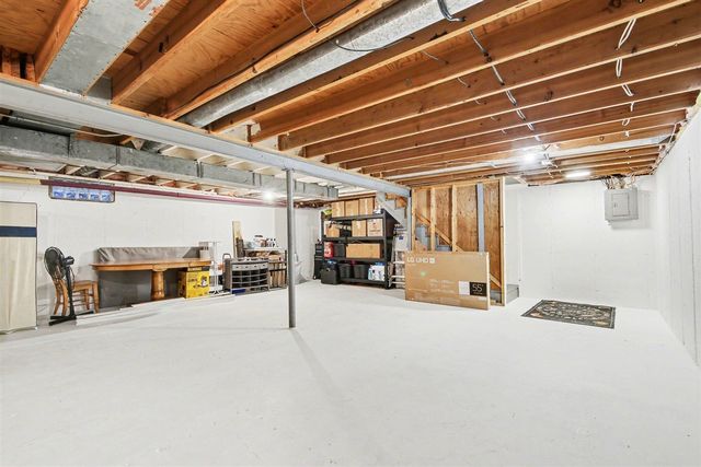 5887 Glenbrook Avenue, Kentwood, MI 49508