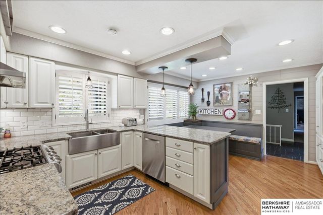 444 Skyline Drive, Elkhorn, NE 68022