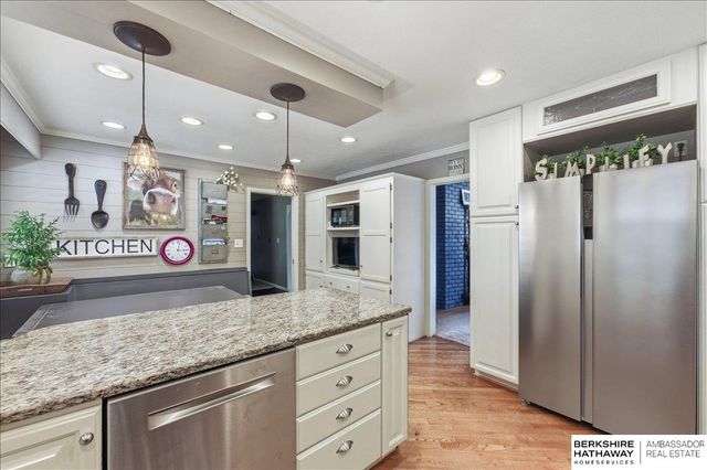 444 Skyline Drive, Elkhorn, NE 68022