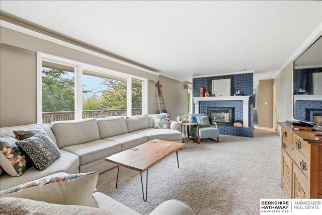 444 Skyline Drive, Elkhorn, NE 68022