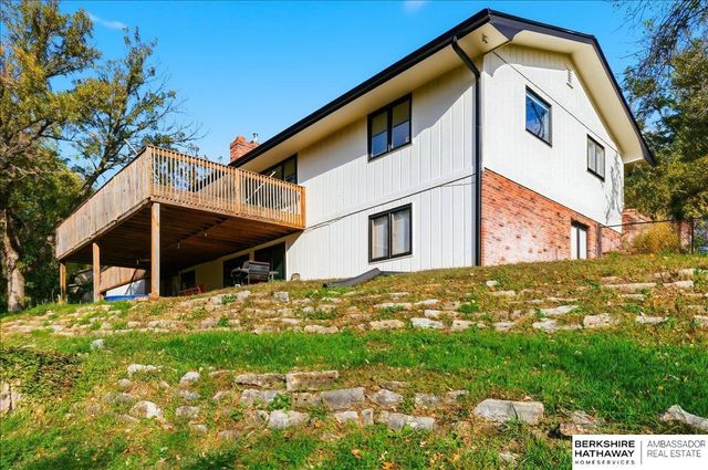 444 Skyline Drive, Elkhorn, NE 68022