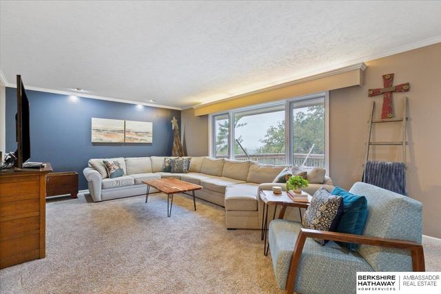 444 Skyline Drive, Elkhorn, NE 68022