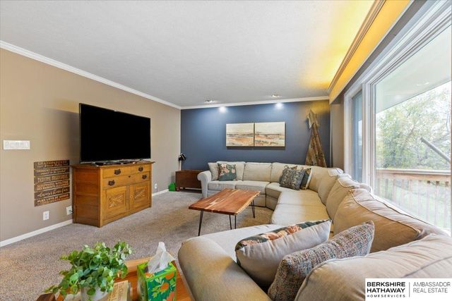 444 Skyline Drive, Elkhorn, NE 68022