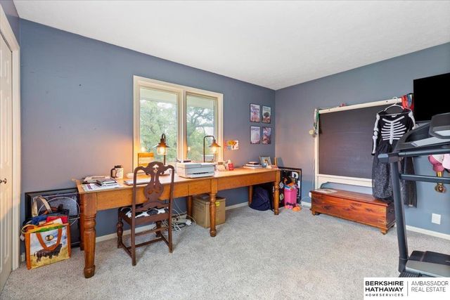 444 Skyline Drive, Elkhorn, NE 68022