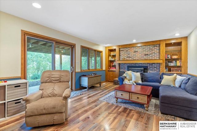 444 Skyline Drive, Elkhorn, NE 68022