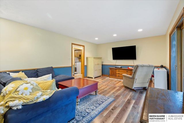 444 Skyline Drive, Elkhorn, NE 68022