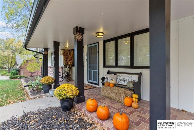 444 Skyline Drive, Elkhorn, NE 68022