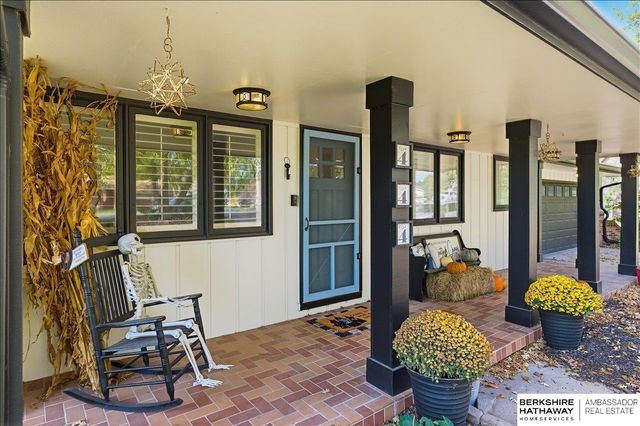 444 Skyline Drive, Elkhorn, NE 68022