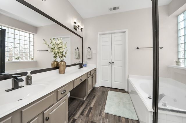 10514 Ravens Way, Baytown, TX 77523