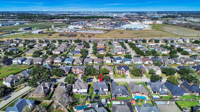 10514 Ravens Way, Baytown, TX 77523