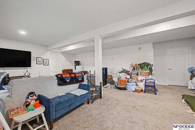 7312 S 182 Street, Omaha, NE 68136