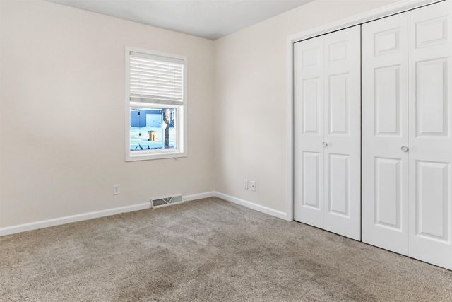 1508 9th St SW, Minot, ND 58701