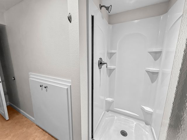 1508 9th St SW, Minot, ND 58701