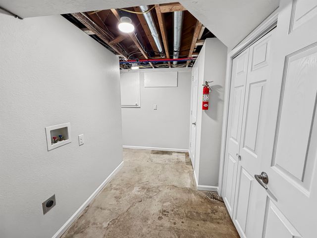 1508 9th St SW, Minot, ND 58701