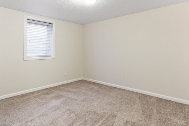 1508 9th St SW, Minot, ND 58701