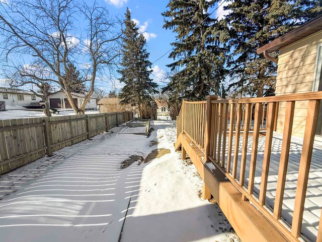 1508 9th St SW, Minot, ND 58701