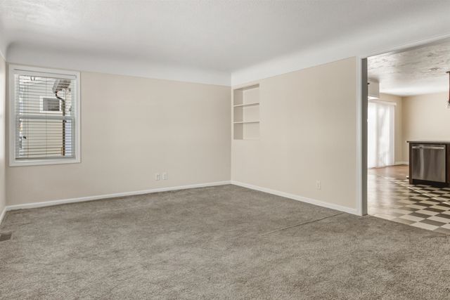 1508 9th St SW, Minot, ND 58701