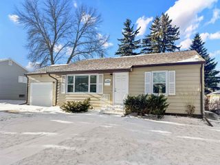 1508 9th St SW, Minot, ND 58701