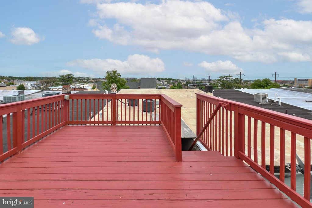 Image 36 of property listing at 1436 N BOND ST, Baltimore, MD 21213