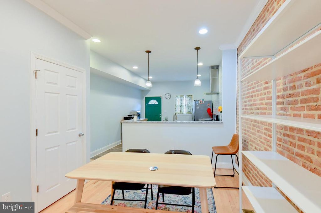 Image 6 of property listing at 1436 N BOND ST, Baltimore, MD 21213
