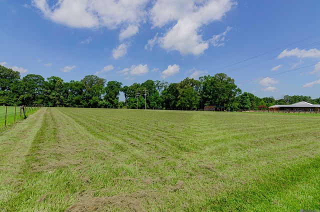 4894 La Hwy 412, Slaughter, LA 70777