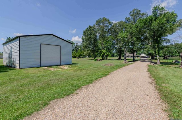 4894 La Hwy 412, Slaughter, LA 70777