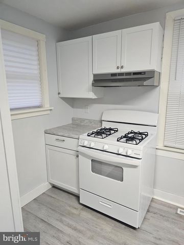 32 N GOVERNORS AVE, Dover, DE 19904