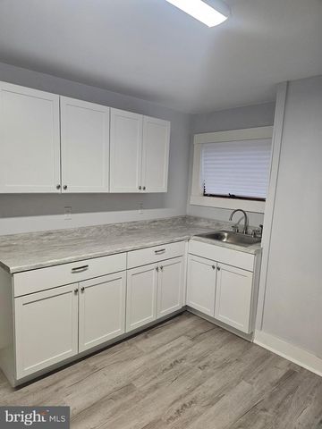 32 N GOVERNORS AVE, Dover, DE 19904