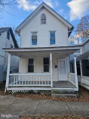 32 N GOVERNORS AVE, Dover, DE 19904