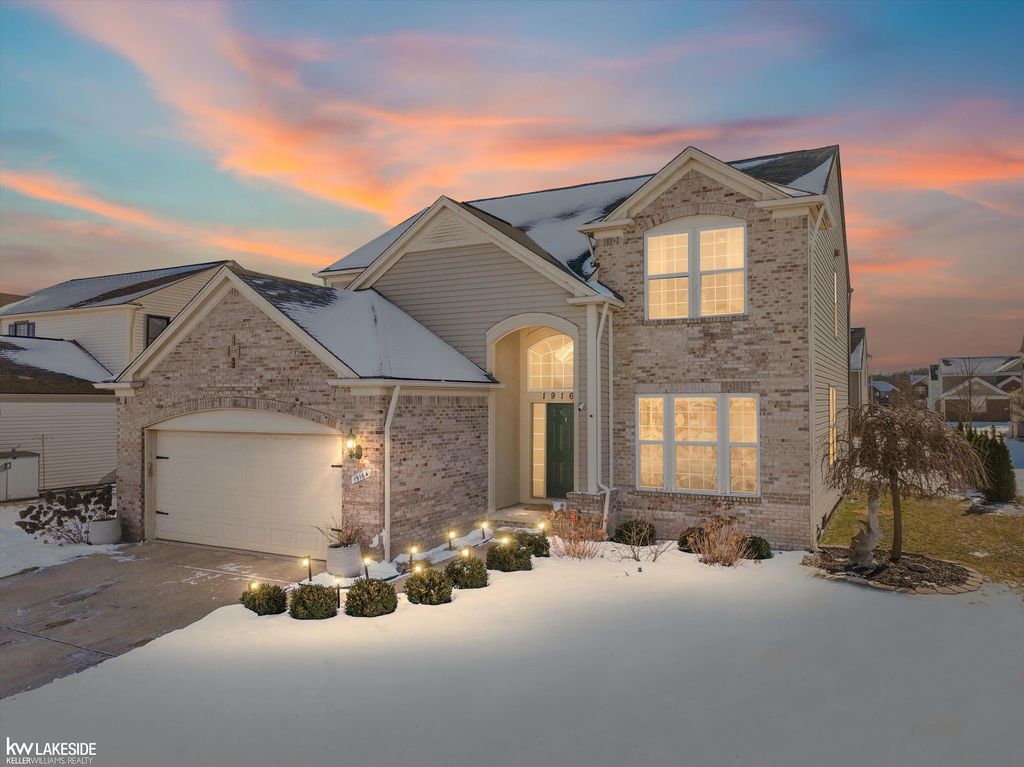 19164 Hazelton Drive, Macomb Twp, MI 48042