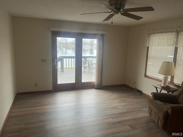 46 W Waldron Lake Drive, Wawaka, IN 46794