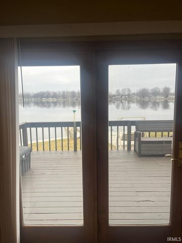 46 W Waldron Lake Drive, Wawaka, IN 46794