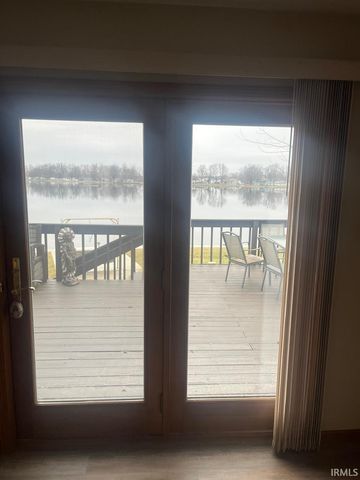 46 W Waldron Lake Drive, Wawaka, IN 46794