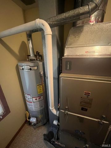 46 W Waldron Lake Drive, Wawaka, IN 46794