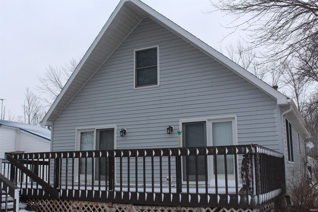 46 W Waldron Lake Drive, Wawaka, IN 46794