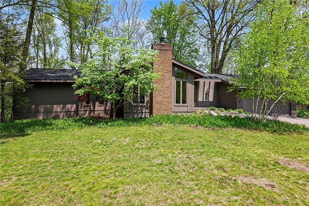 8 Lodge Pole Road, Perinton, NY 14534