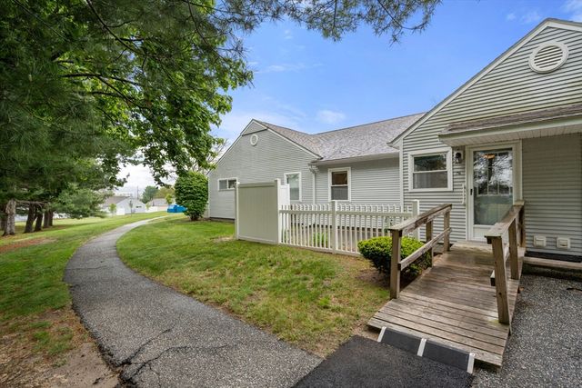 76 Mitchell Dr 76, Chicopee, MA 01022
