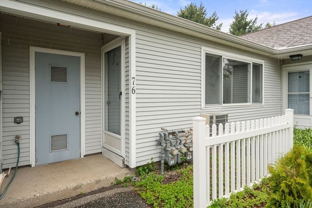 76 Mitchell Dr 76, Chicopee, MA 01022