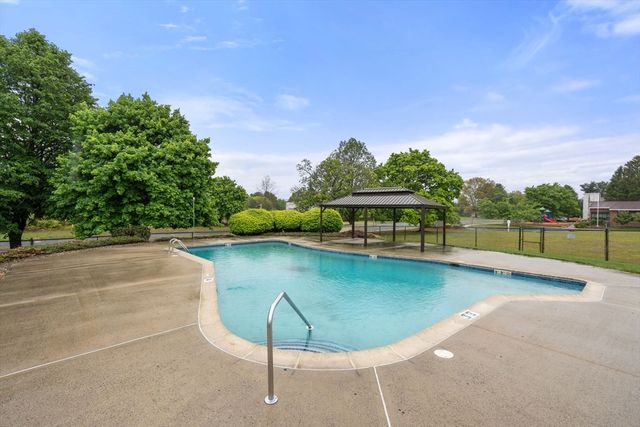76 Mitchell Dr 76, Chicopee, MA 01022