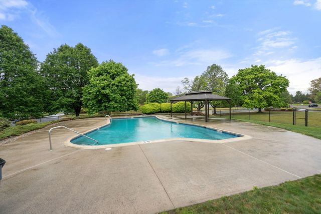 76 Mitchell Dr 76, Chicopee, MA 01022